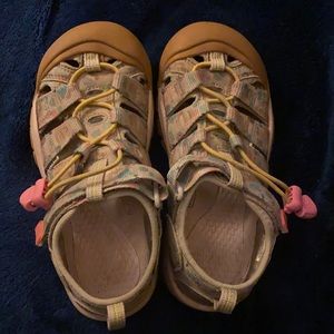 Keen Newport H2 Sandal Big Kids Size 1 Fun strapping Print Design Sporty